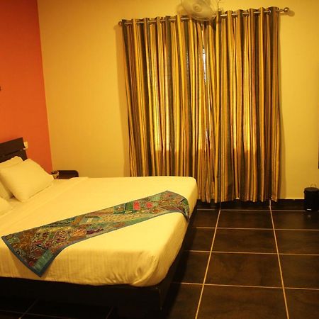Hotel Rockville Sultan Bathery Exterior foto